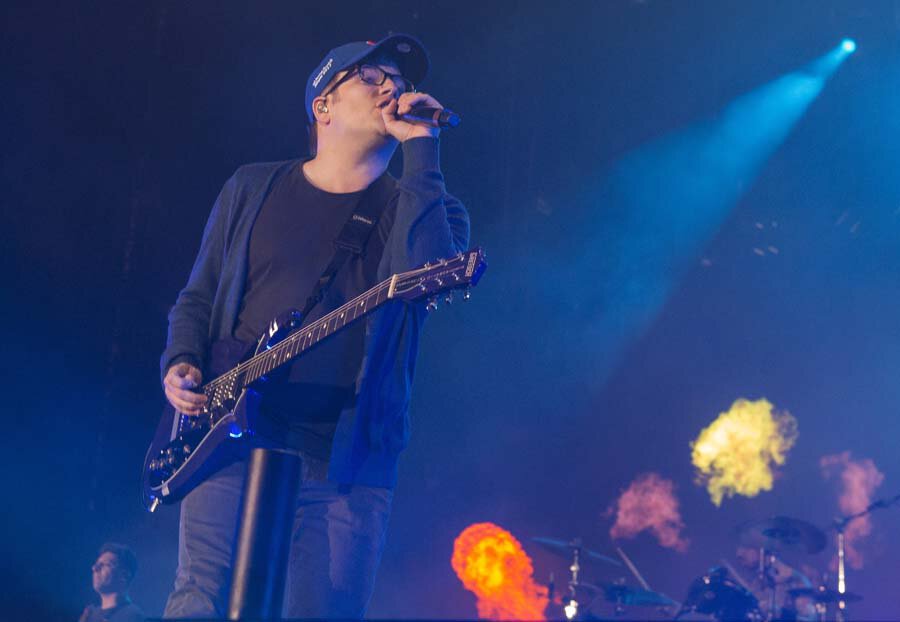 Fall Out Boy to Kick Off Stadium Tour at Wrigley Field With Other Chicago  Bands – NBC Chicago