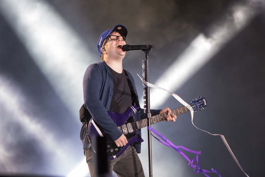 Fall Out Boy to Kick Off Stadium Tour at Wrigley Field With Other Chicago  Bands – NBC Chicago