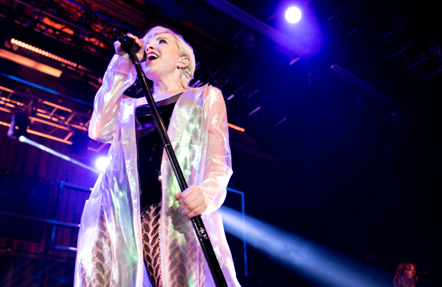 Carly Rae Jepsen Kicks Off The Dedicated Tour With 5 Live Debuts