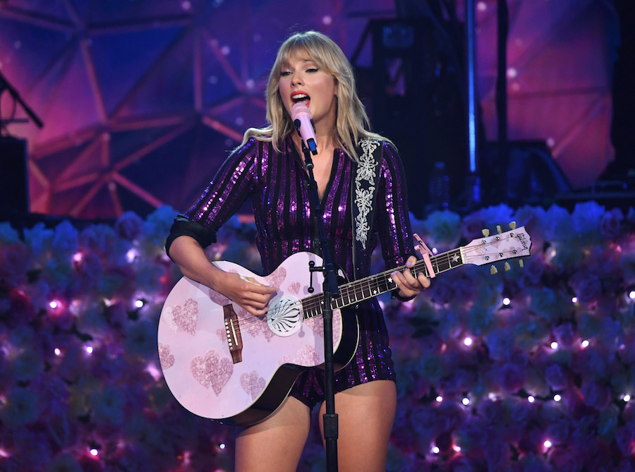 Taylor Swift Live Debuts "You Need To Calm Down," See The Setlist