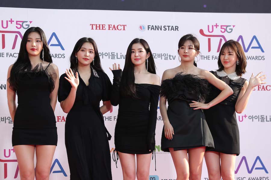 Red Velvet Concert Setlist At Korea University Hwajung - peek a boo roblox id red velvet
