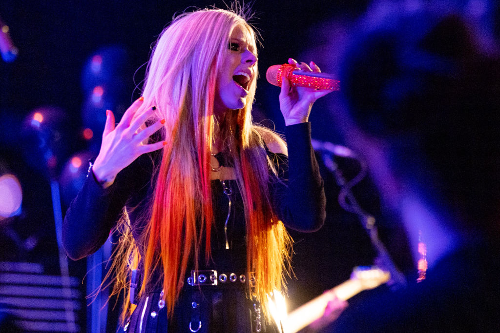 Avril Lavigne Kicks Off "Bite Me" Tour w/2 Live Debuts setlist.fm