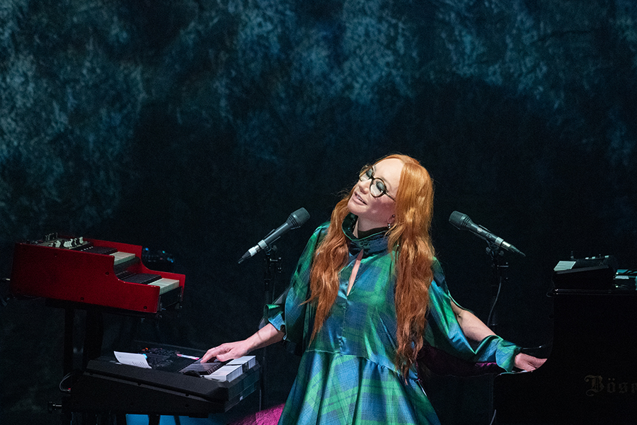 Tori Amos Live Debuts New Song at Edinburgh Kickoff setlist.fm