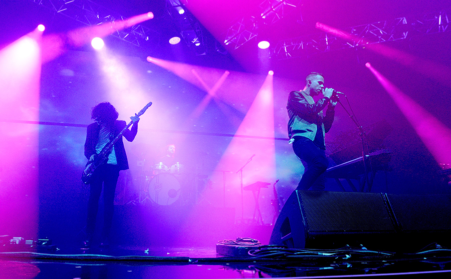 m83 band live