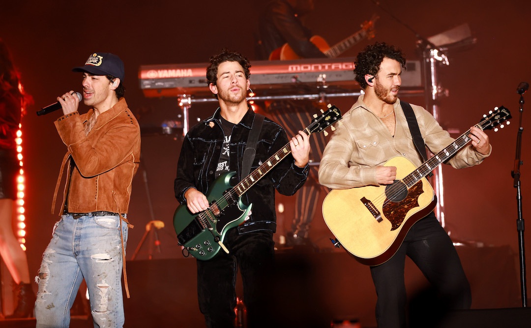 INSIDE GUIDE: Jonas Brothers at Wells Fargo Center 2023