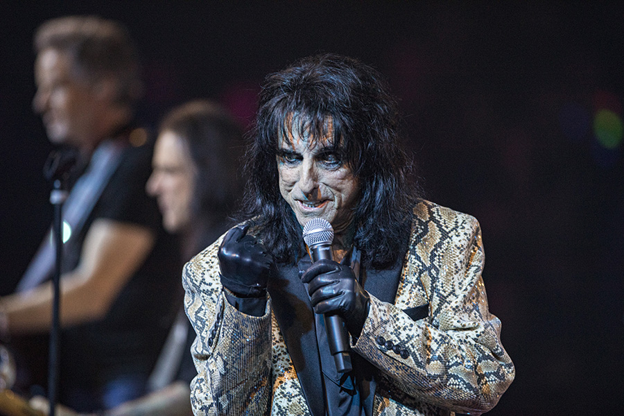 Rob Zombie, Alice Cooper Kick Off Freaks On Parade 2023 Tour setlist.fm