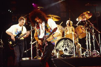 Various Artists Concert Setlist At The Freddie Mercury Tribute 1992 On April 20 1992 Setlist Fm [ 220 x 333 Pixel ]