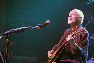 who did peter frampton tour with