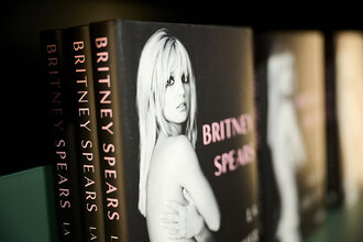 britney spears circus tour 2009
